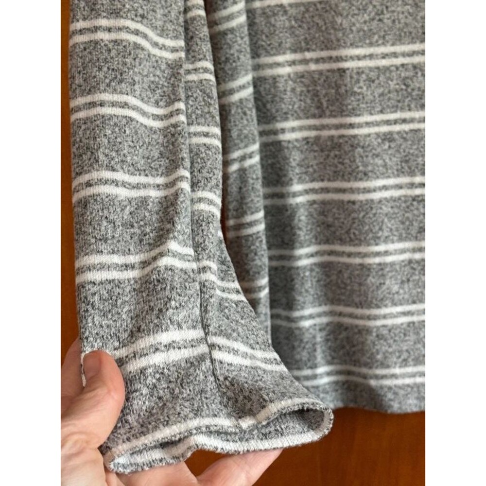 EUC Striped Sweater - Picture 4 of 5